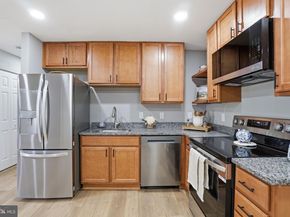 706 S Dogwood Court, Sterling VA 20164