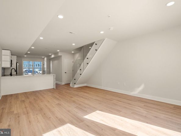 4013 Marilyn Drive A95, Philadelphia PA 19131