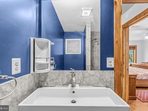 2360 S Arlington Ridge Road, Arlington VA 22202