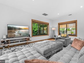 2360 S Arlington Ridge Road, Arlington VA 22202