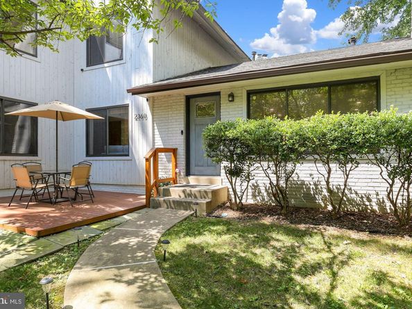 2360 S Arlington Ridge Road, Arlington VA 22202