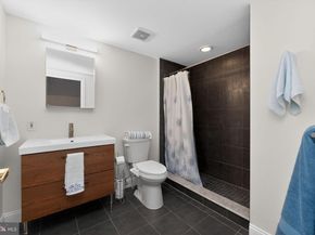 141 N 2nd Street 1B, Philadelphia PA 19106