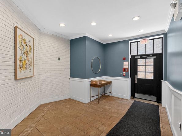 141 N 2nd Street 1B, Philadelphia PA 19106