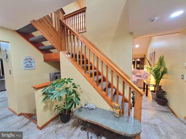8908 Springview Road, Philadelphia PA 19111