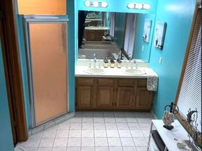 8908 Springview Road, Philadelphia PA 19111