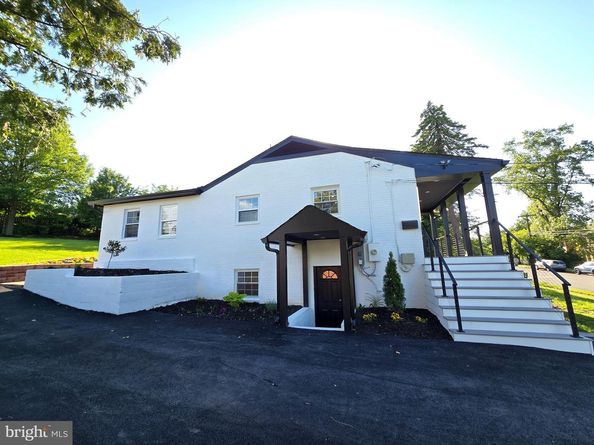 6065 Munson Hill Road, Falls Church VA 22044