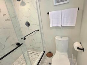 6065 Munson Hill Road, Falls Church VA 22044
