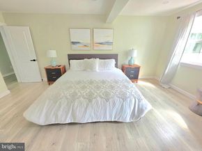 6065 Munson Hill Road, Falls Church VA 22044