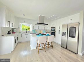 6065 Munson Hill Road, Falls Church VA 22044