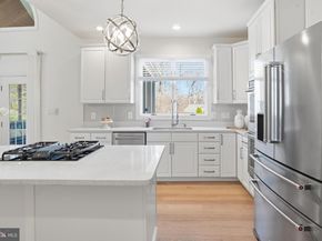 10500 Coving Cross Lane, Vienna VA 22182