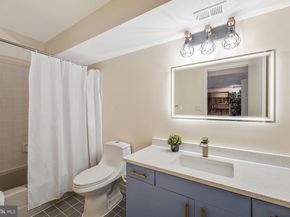 11123 Lakespray Way, Reston VA 20191