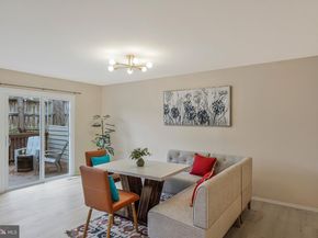 11123 Lakespray Way, Reston VA 20191