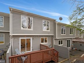 11123 Lakespray Way, Reston VA 20191