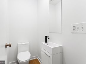 239 Krams Avenue, Philadelphia PA 19128