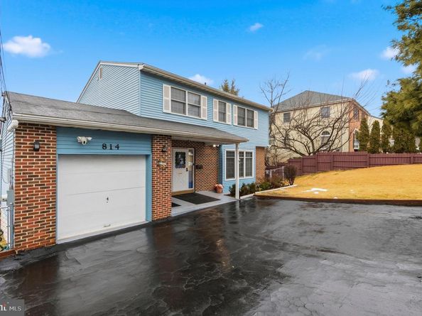 814 Caledonia Street, Philadelphia PA 19128