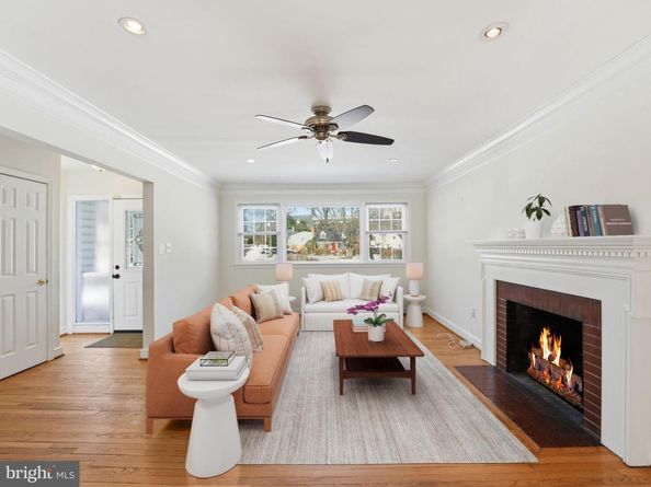 3015 Crane Drive, Falls Church VA 22042