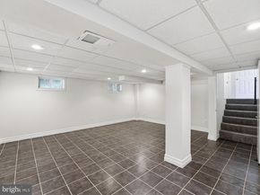 3015 Crane Drive, Falls Church VA 22042