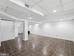 3015 Crane Drive, Falls Church VA 22042