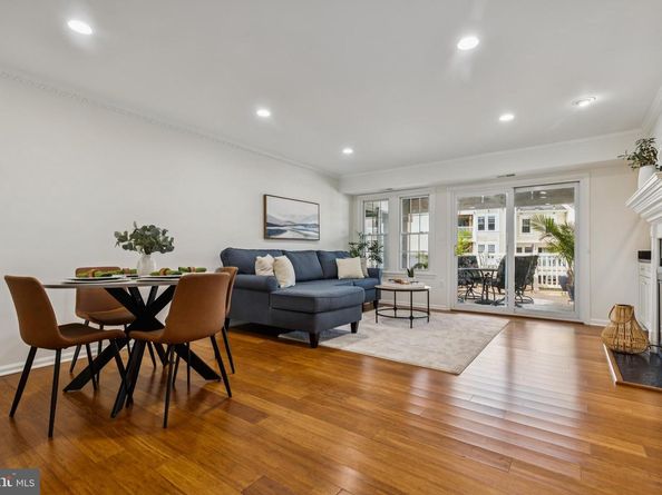 3353 Lakeside View Drive 83, Falls Church VA 22041