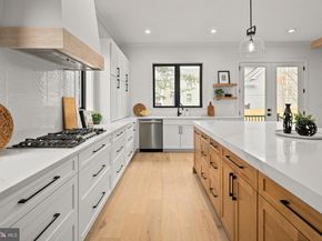 126 S Highland Street, Arlington VA 22204