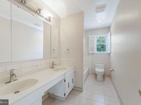 11433 Beechgrove Lane, Potomac MD 20854