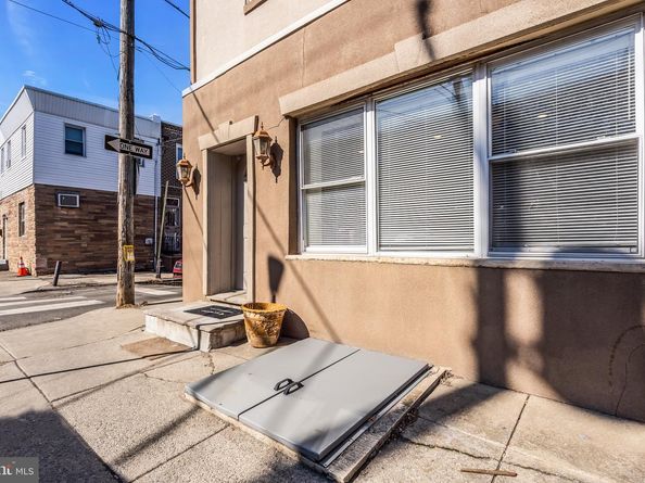 1947 S Iseminger Street, Philadelphia PA 19148