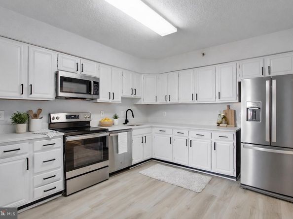 3713 S George Mason Drive 1506, Falls Church VA 22041