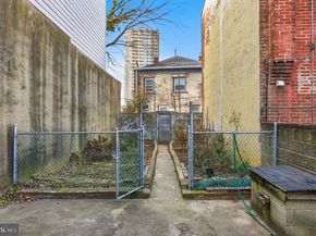 1012 E Moyamensing Avenue, Philadelphia PA 19147