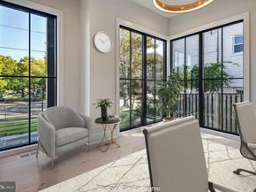 2005 N Taylor Street, Arlington VA 22207