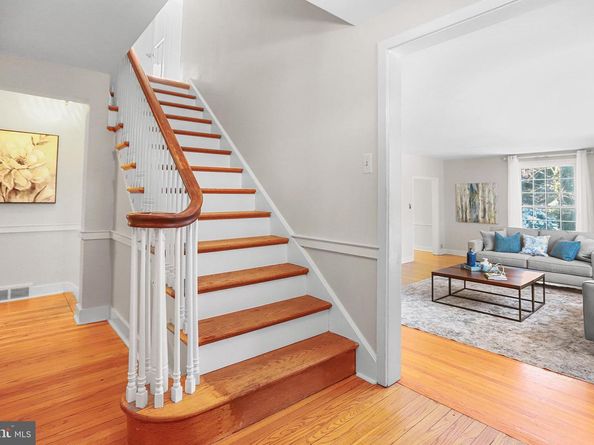 923 Winding Lane, Media PA 19063