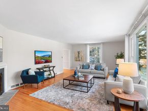 923 Winding Lane, Media PA 19063