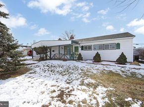 29 Pond Lane, Levittown PA 19054