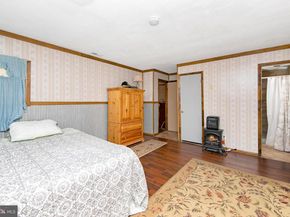 29 Pond Lane, Levittown PA 19054