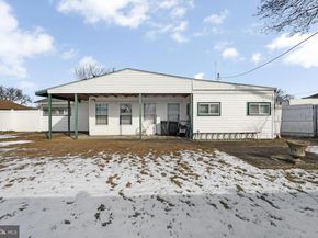 29 Pond Lane, Levittown PA 19054