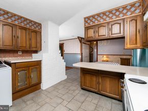 29 Pond Lane, Levittown PA 19054