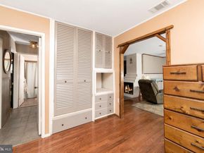 29 Pond Lane, Levittown PA 19054