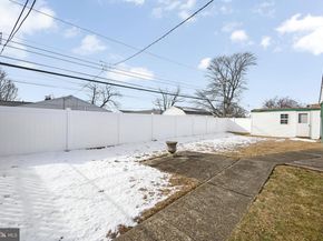 29 Pond Lane, Levittown PA 19054