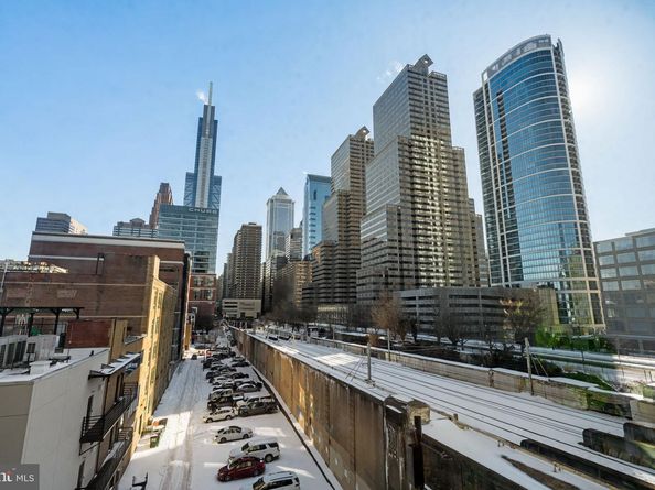 2200 Arch Street 409, Philadelphia PA 19103