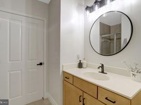 1201 N Garfield Street 206, Arlington VA 22201