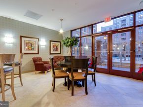 1201 N Garfield Street 206, Arlington VA 22201