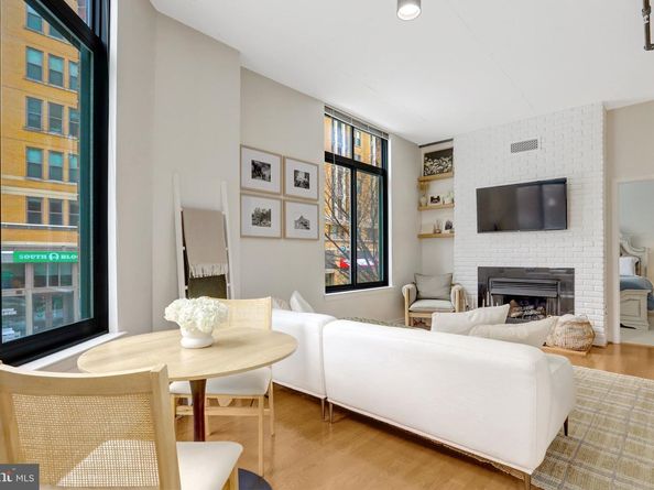 1201 N Garfield Street 206, Arlington VA 22201