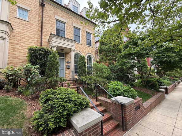 2985 38TH Street NW, Washington DC 20016
