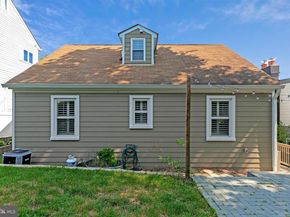 4140 21st Road N, Arlington VA 22207