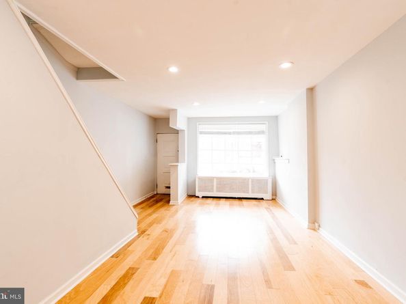 2433 3rd Street, Philadelphia PA 19148