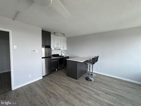 2401 Pennsylvania Avenue 18B26, Philadelphia PA 19130