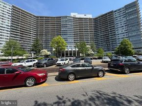 2401 Pennsylvania Avenue 18B26, Philadelphia PA 19130