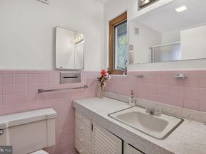 5800 Plainview Road, Bethesda MD 20817