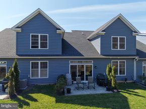 924 Holden Court, Warminster PA 18974