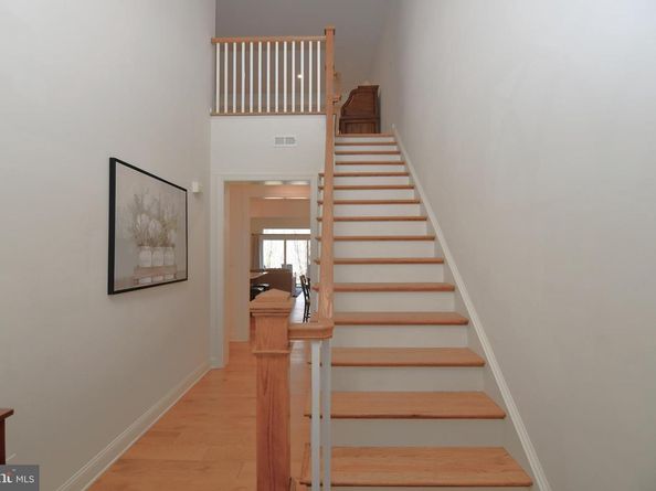 924 Holden Court, Warminster PA 18974