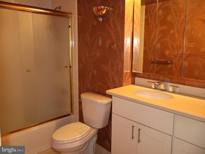 604 S Washington Square 2411, Philadelphia PA 19106